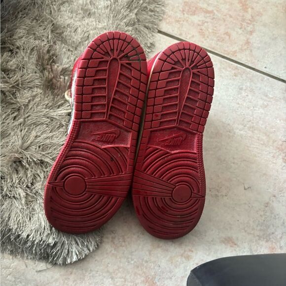 Jordan 1 Retro High red and black high top vintage shoes classic sneakers - Picture 10 of 11